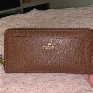 tan coach wallet